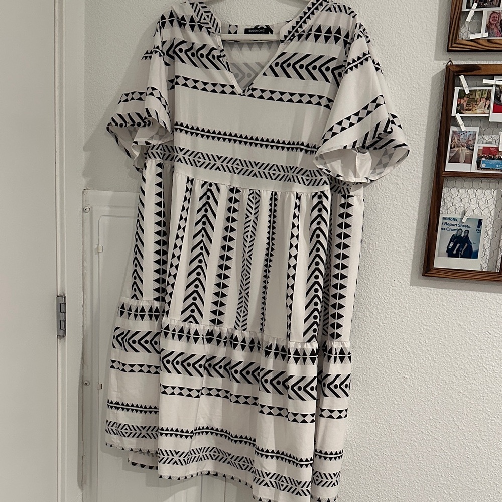 BloomChic Monochrome Patterned Midi Dress